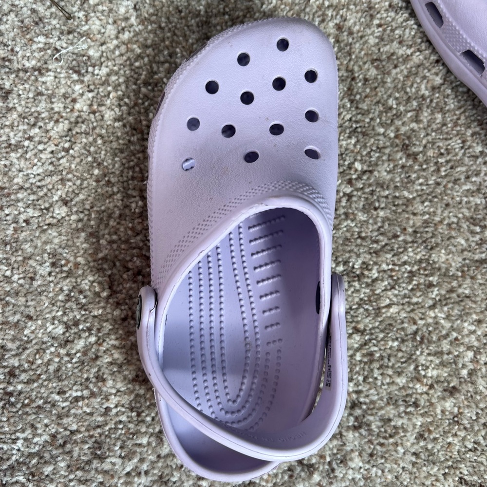 Lavender pair of crocs size 6